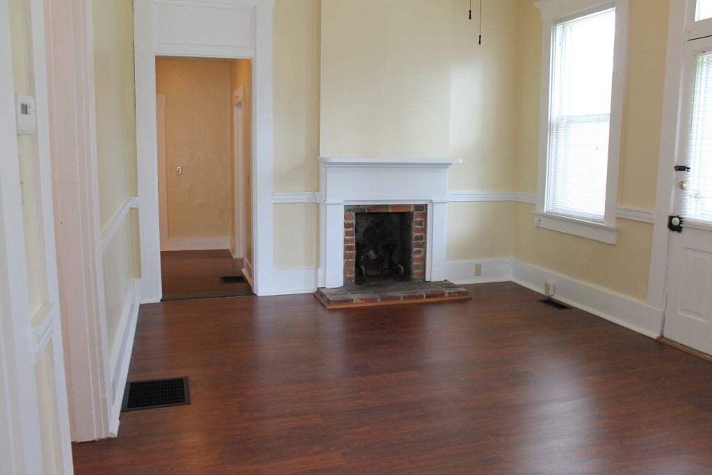 301 S 4th St - Photo 3 of 20
