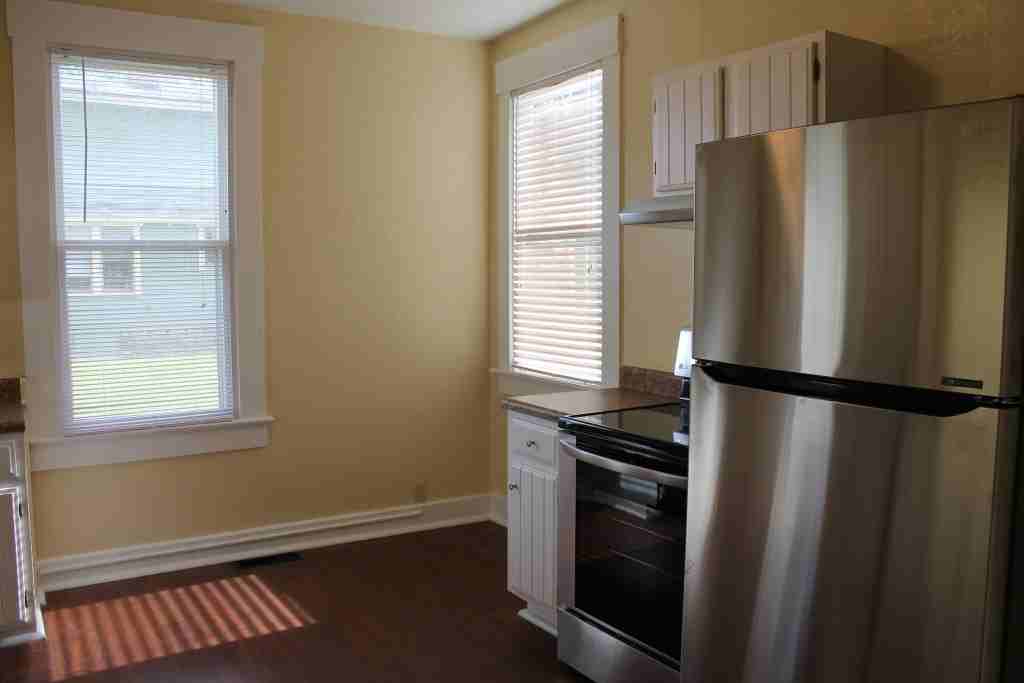301 S 4th St - Photo 4 of 20