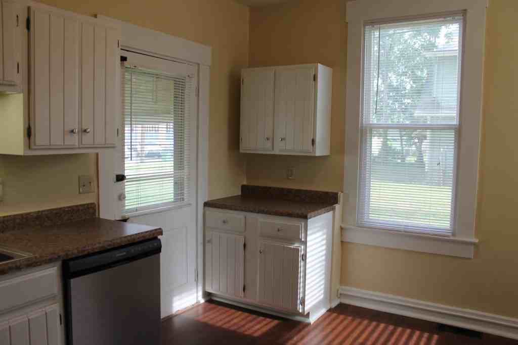 301 S 4th St - Photo 6 of 20