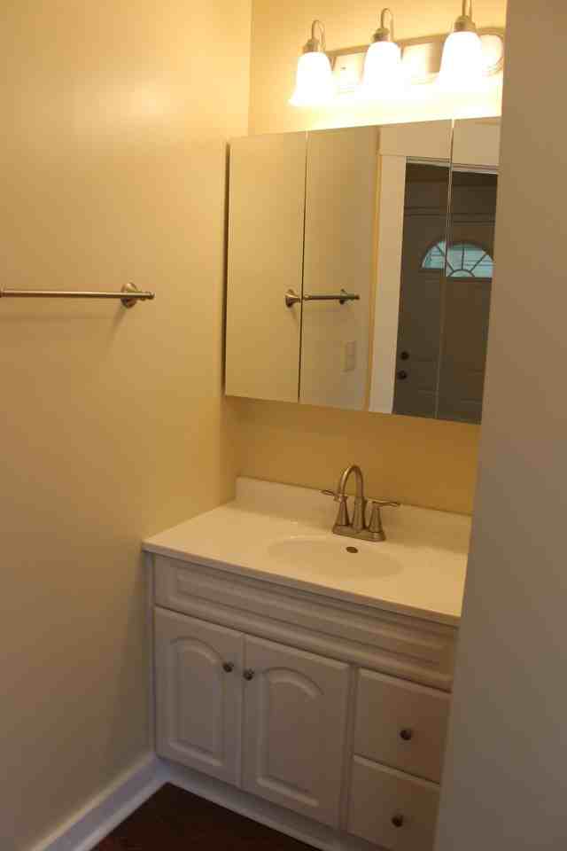 301 S 4th St - Photo 7 of 20