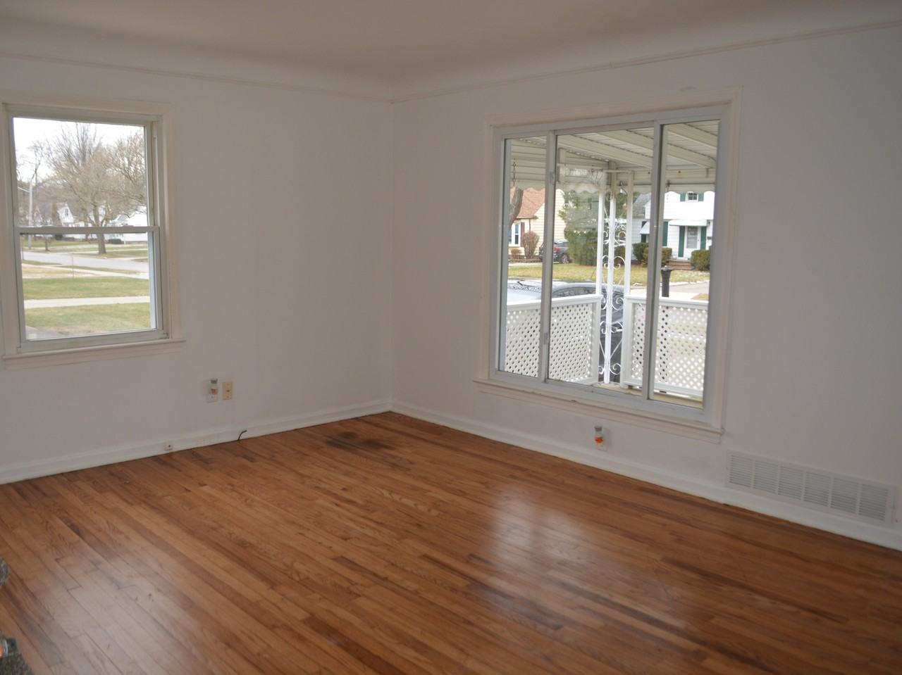 5085 Nan Linn Dr - Photo 2 of 18