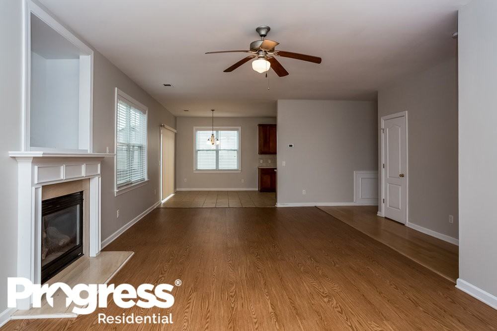 2812 Harcourt Dr - Photo 2 of 15