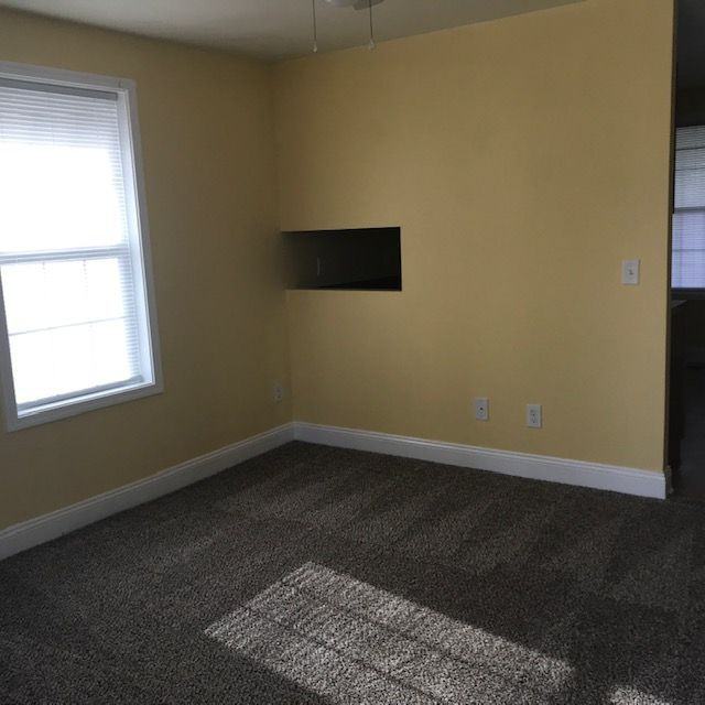 1813 Brewton Dr - Photo 2 of 8