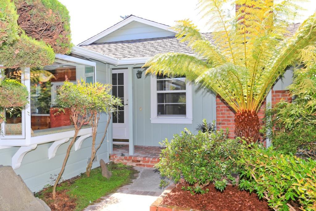 260 Hedge Rd - Photo 2 of 17