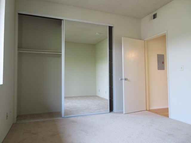 Huston St. & Vineland Ave. - Photo 7 of 28