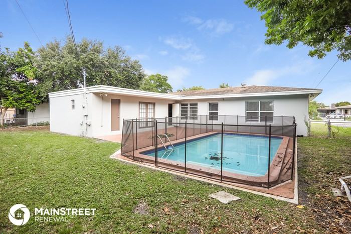 19110 North Miami Avenue - Photo 3 of 16