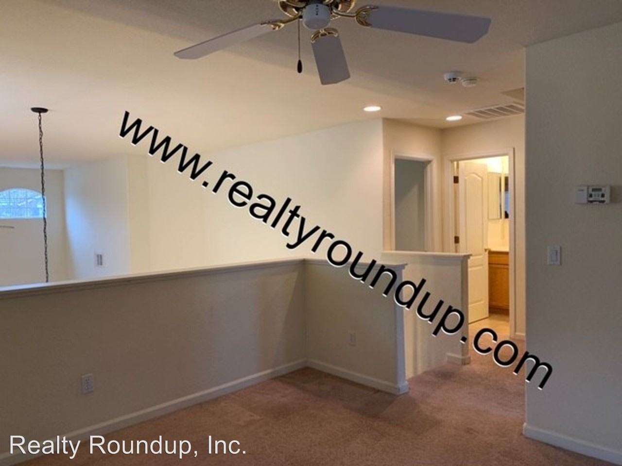 3196 English Oak Cir - Photo 3 of 13