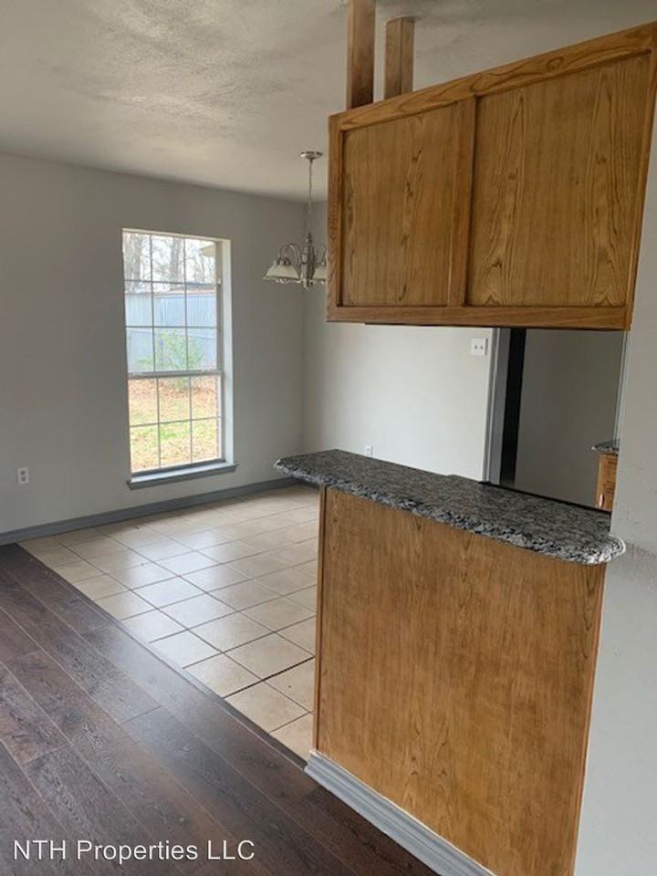 920 East 3rd Street - Photo 3 of 4