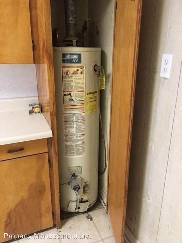 1412 W 5th - Photo 3 of 30