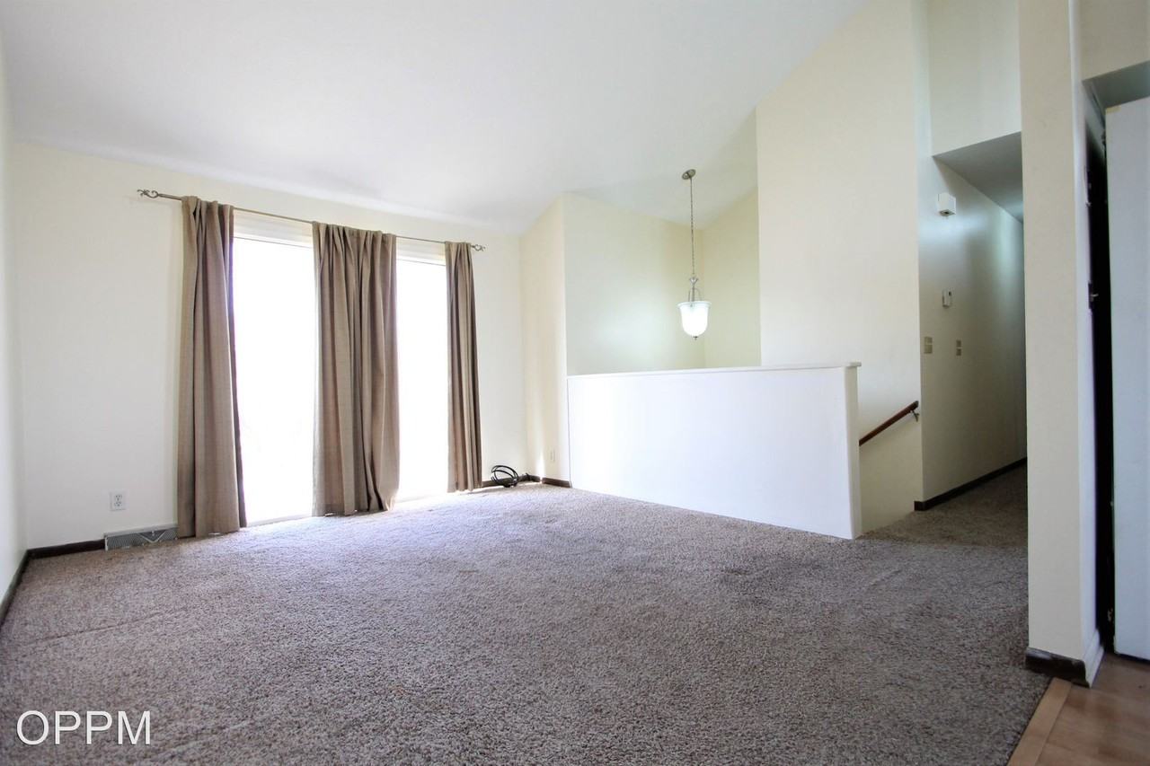 4711 N. 129th Ave. - Photo 2 of 12