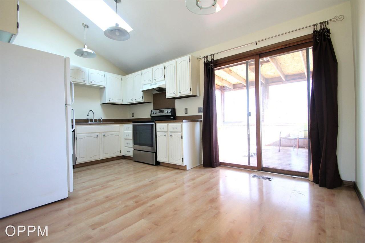 4711 N. 129th Ave. - Photo 3 of 12