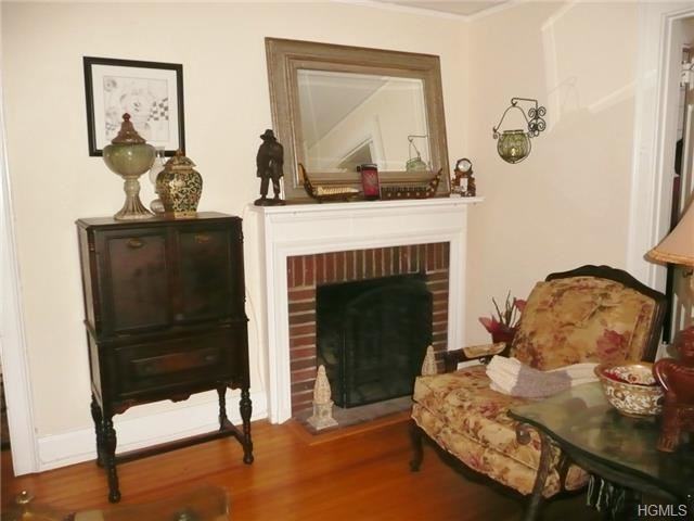 327 Washington Ave - Photo 3 of 15