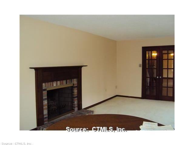 10 Friar Tuck Dr - Photo 2 of 8