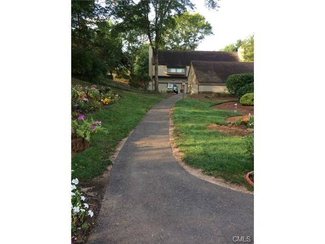 492 Heritage Rd D - Photo 2 of 6