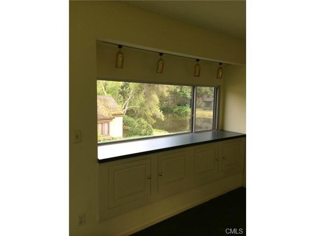 492 Heritage Rd D - Photo 3 of 6