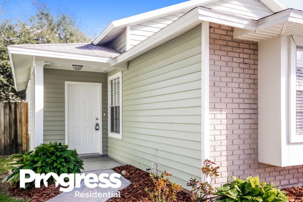 1407 Tiverton Dr - Photo 3 of 16