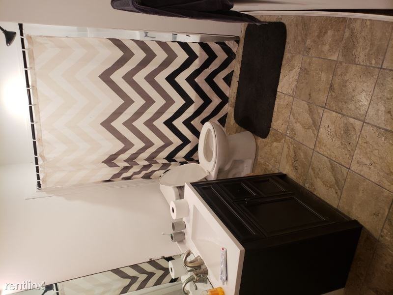 101 E Walker St - Photo 2 of 11