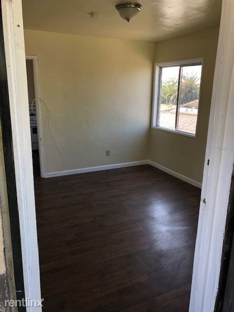 3621 45th St - Photo 3 of 11