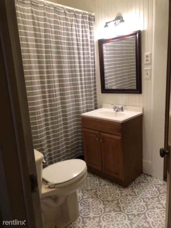 207 Frio St - Photo 2 of 6