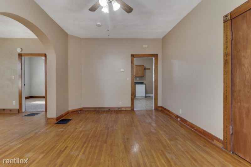 514 E Jackson St - Photo 3 of 25