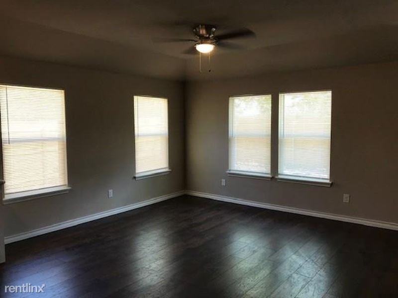 2555 Richard Legacy - Photo 3 of 10