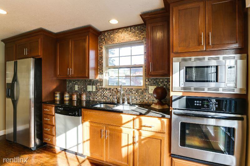 426 E. 63rd Terrace - Photo 2 of 14