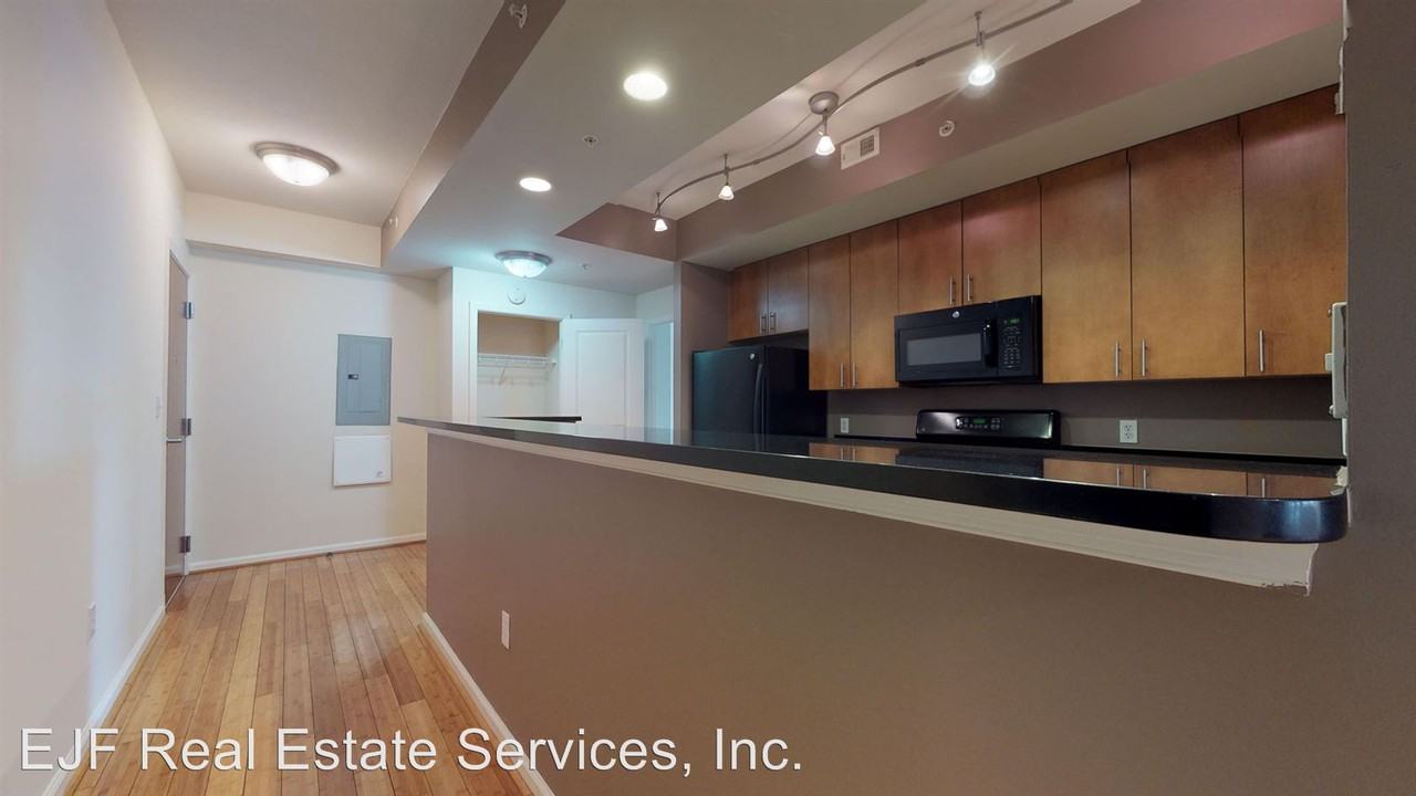715 6th Street Nw #904 - Photo 2 of 34