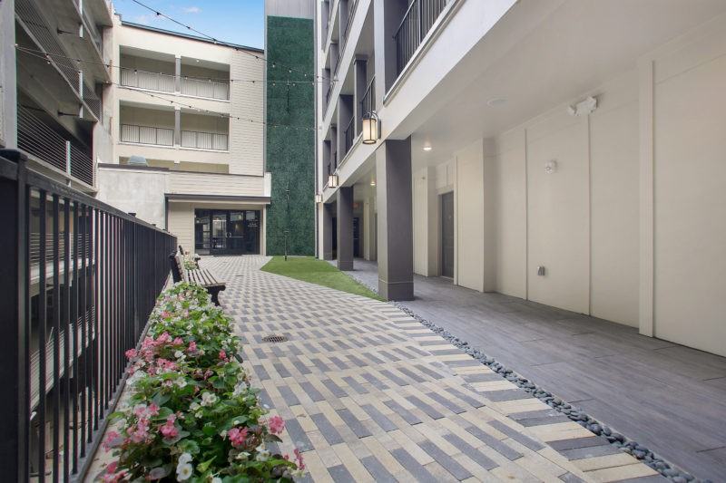 Helios - Photo 2 of 22