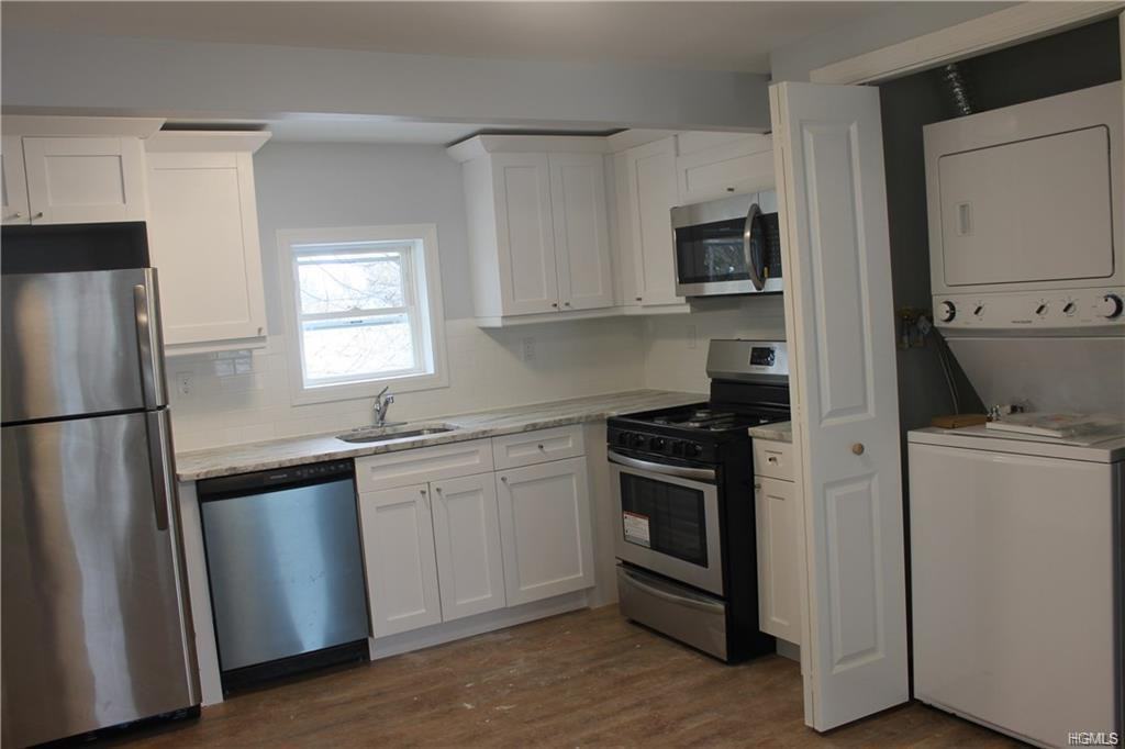 132 Depew Avenue A - Photo 2 of 18