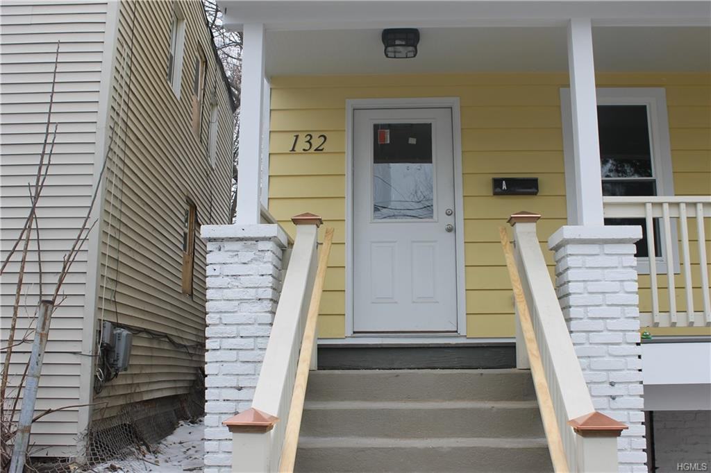 132 Depew Avenue A - Photo 3 of 18