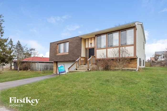 185 Mulford Drive - Photo 2 of 15