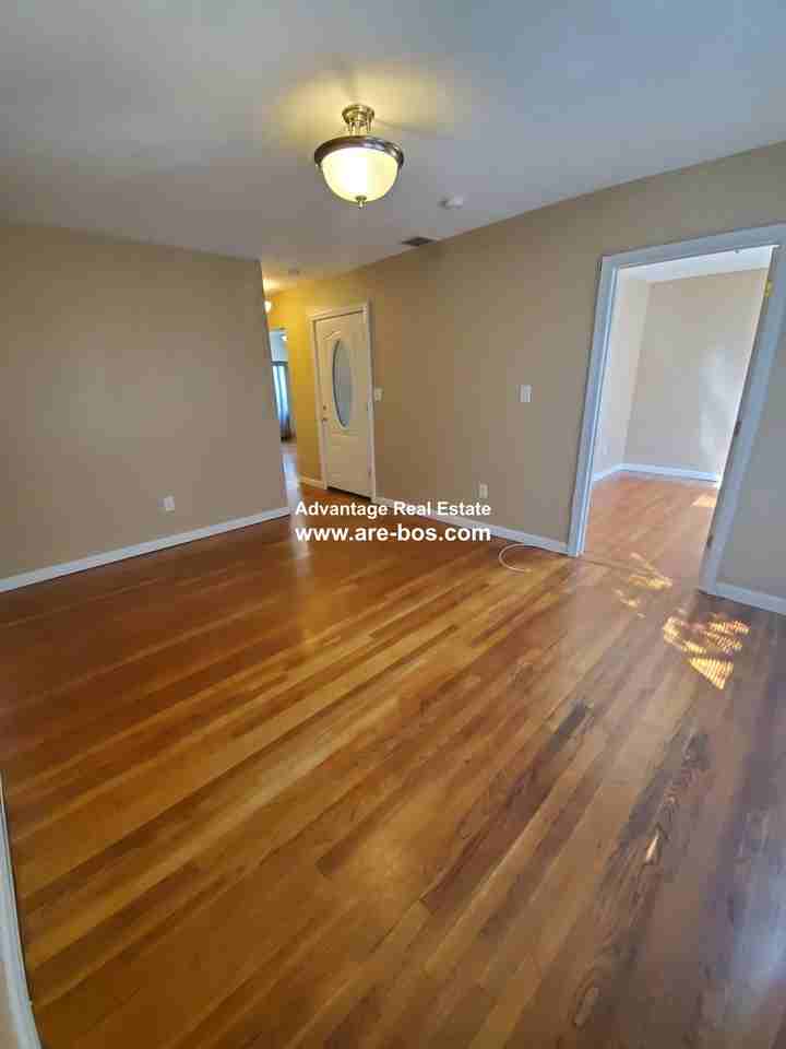 186 Franklin Street - Photo 2 of 4