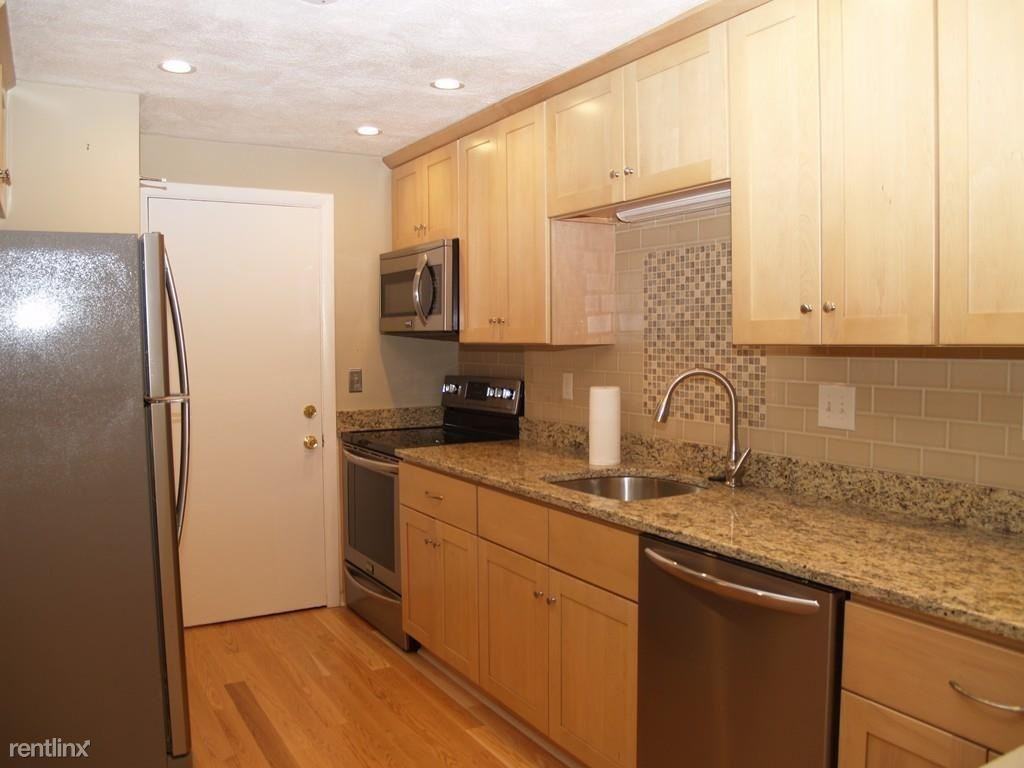 276 Albion St 12 - Photo 2 of 9