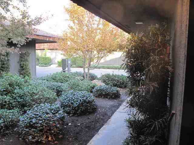 5045 N Van Ness Blvd - Photo 2 of 9