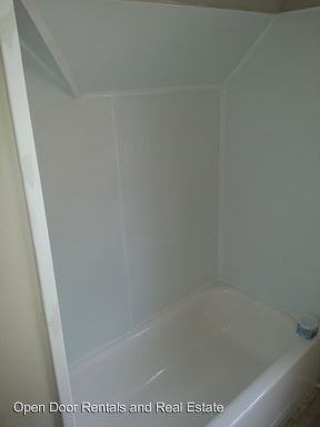 212 W 6th St 212 1/2 W 6th - Photo 3 of 17