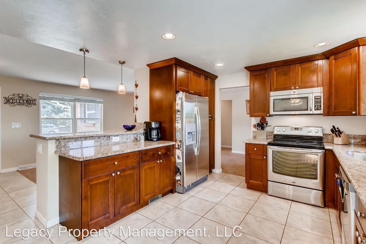 2964 S. Akron Street - Photo 3 of 11