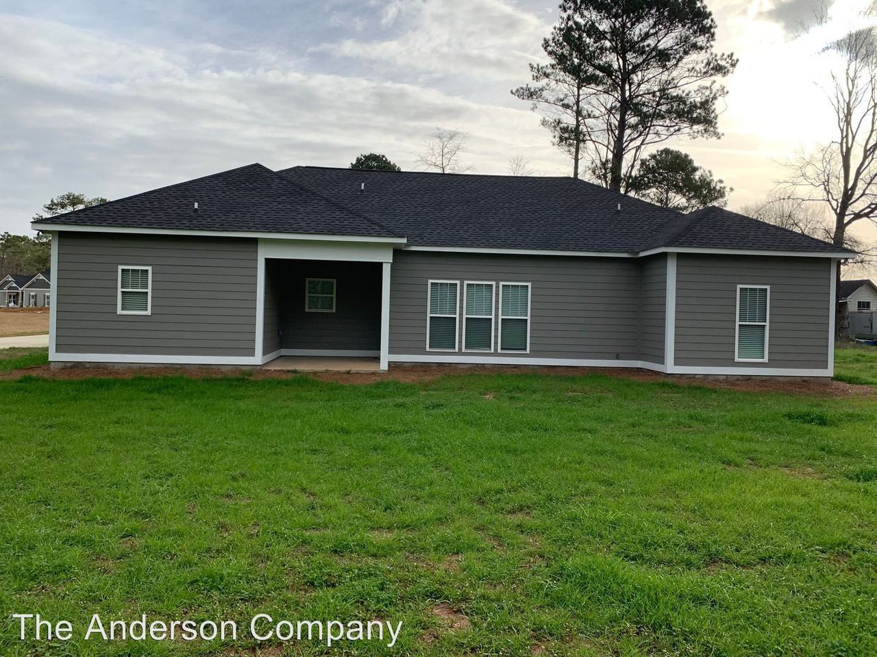 111 Hollister Dr - Photo 2 of 5