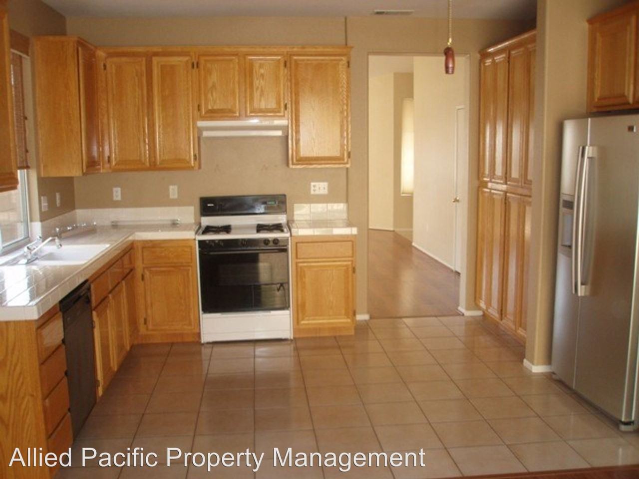 33416 Warwick Hills Road - Photo 3 of 10