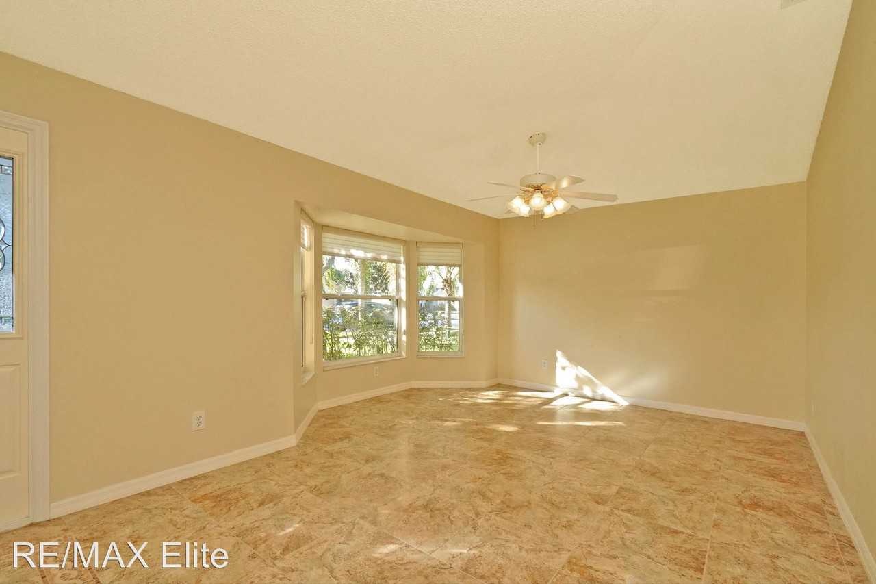 1792 Laramie Cir - Photo 2 of 19