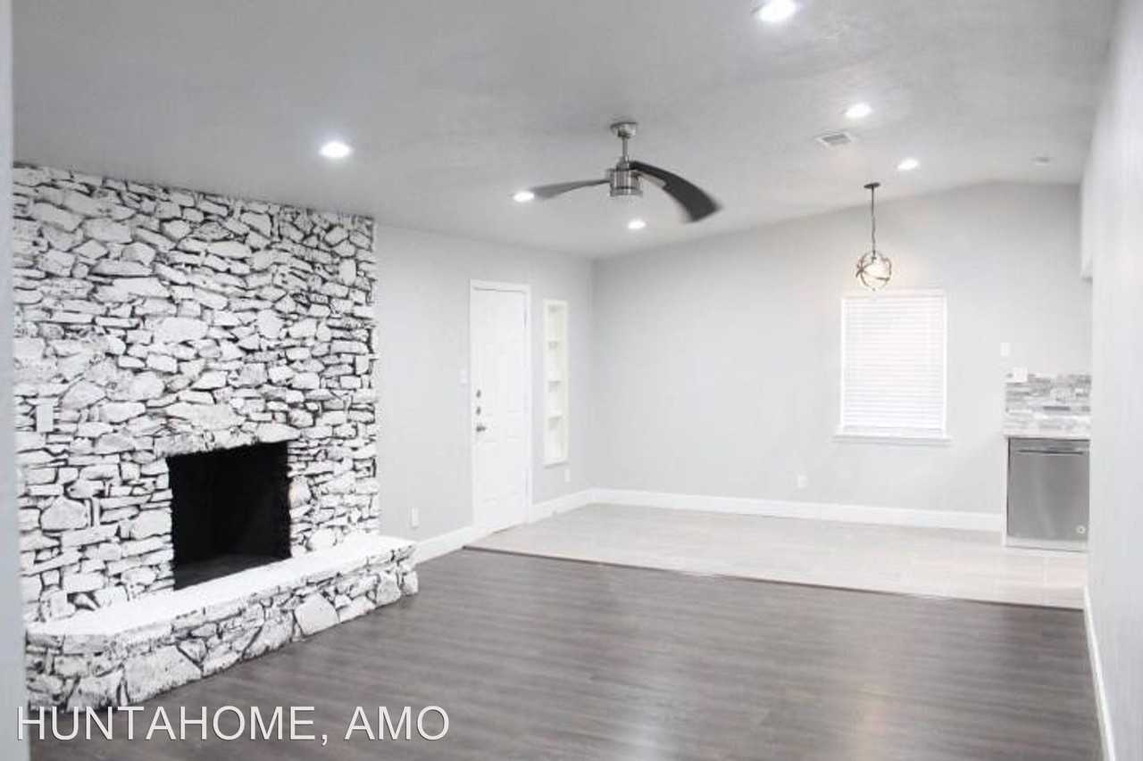 641 Cove Hollow Drive - Photo 2 of 7