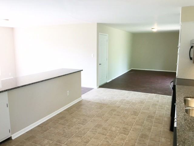 5344 Daniel Dr - Photo 3 of 13