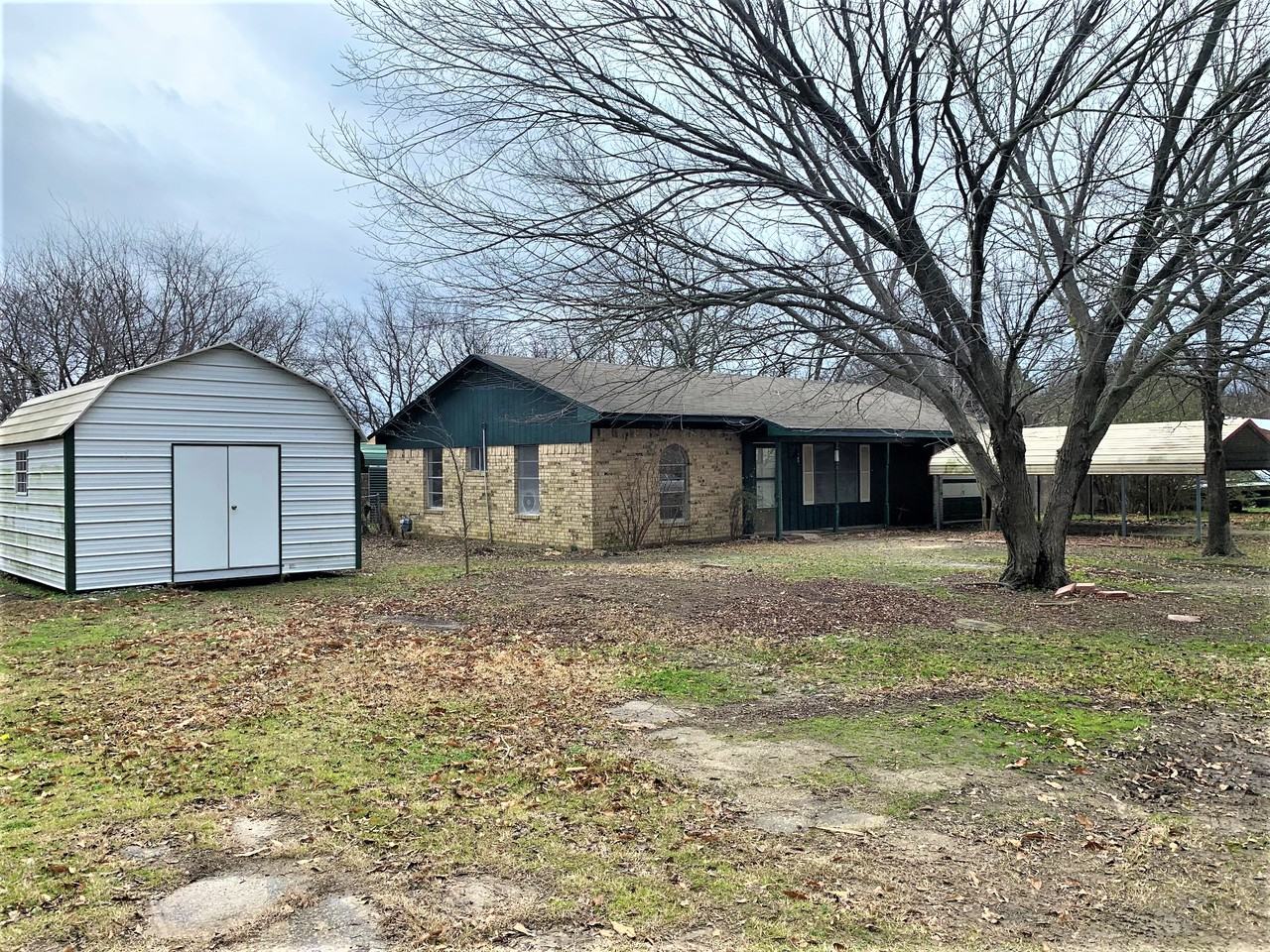 11991 Maple St - Photo 2 of 23