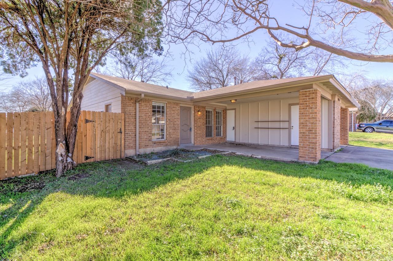 1944 Nicole Circle - Photo 2 of 28