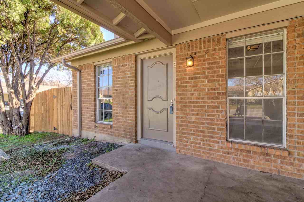 1944 Nicole Circle - Photo 3 of 28