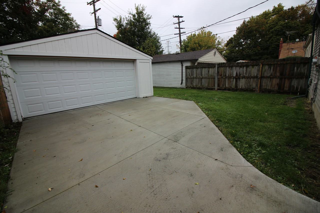 6034 Jane Ave - Photo 3 of 13