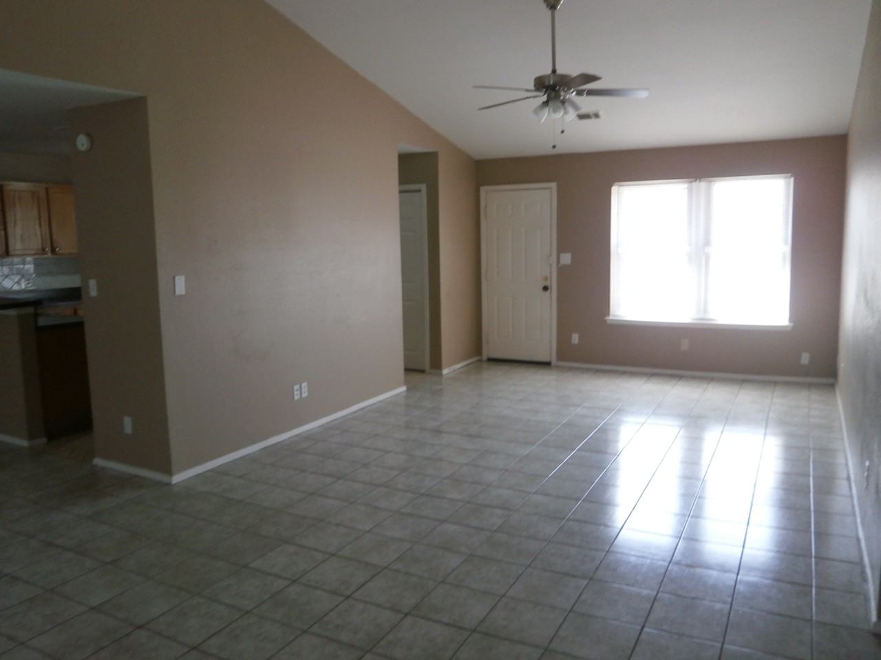7659 Piedmont Dr - Photo 2 of 12