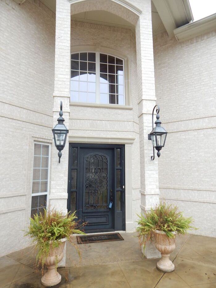 160 Red Oak Court - Photo 2 of 39