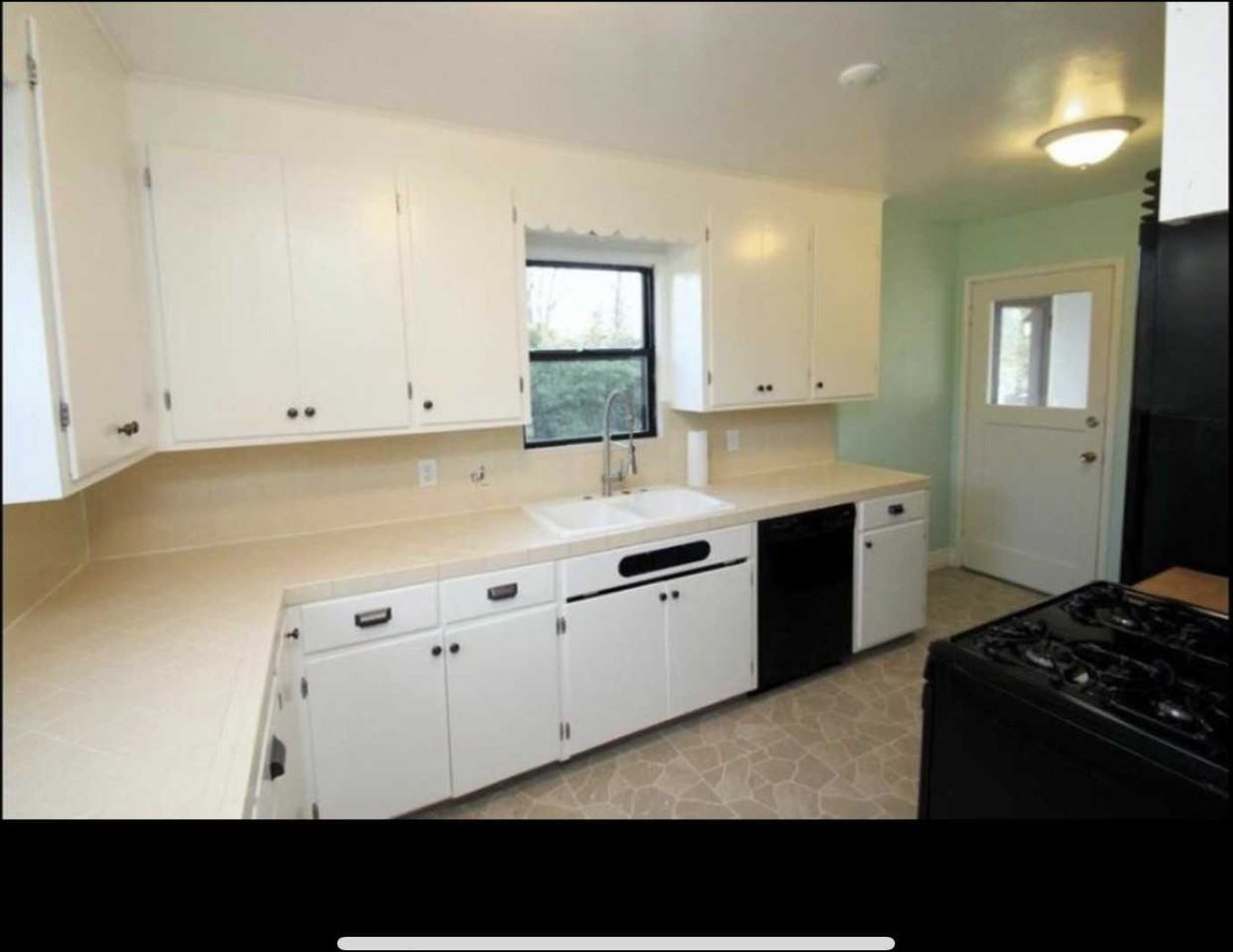 6210 Virginia Avenue - Photo 3 of 8