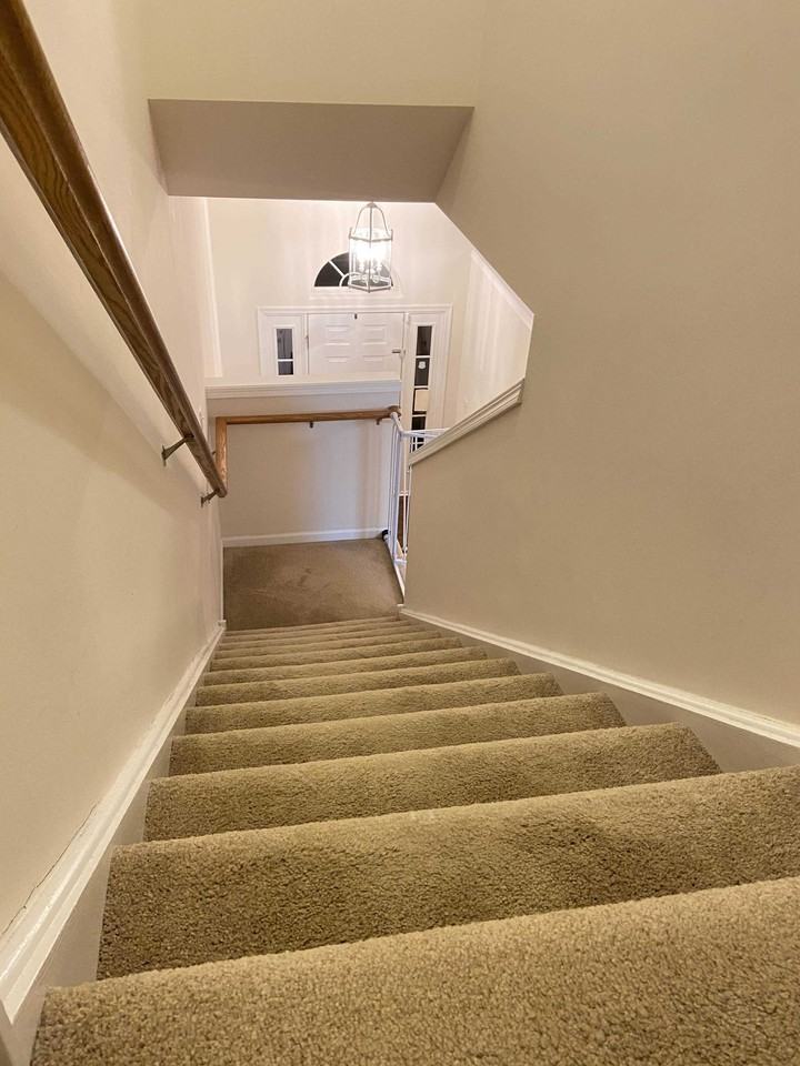 131 Bristol Lane Unit 5 - Photo 3 of 36