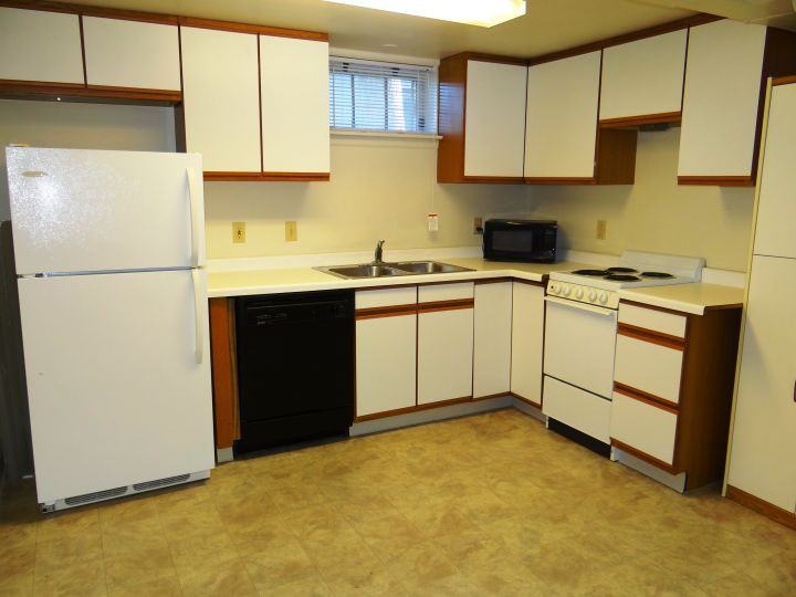 426 Miles Ave - Photo 2 of 5